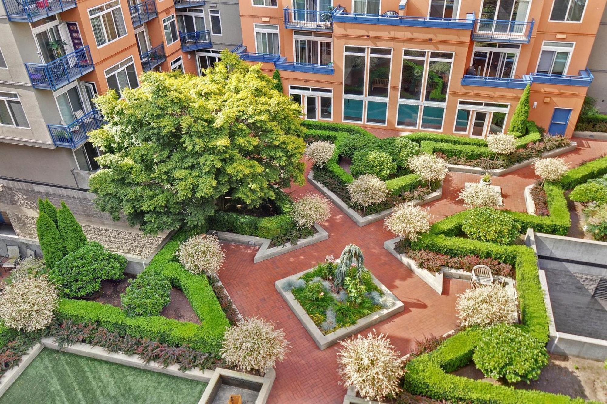 Belltown Court North * Seattle