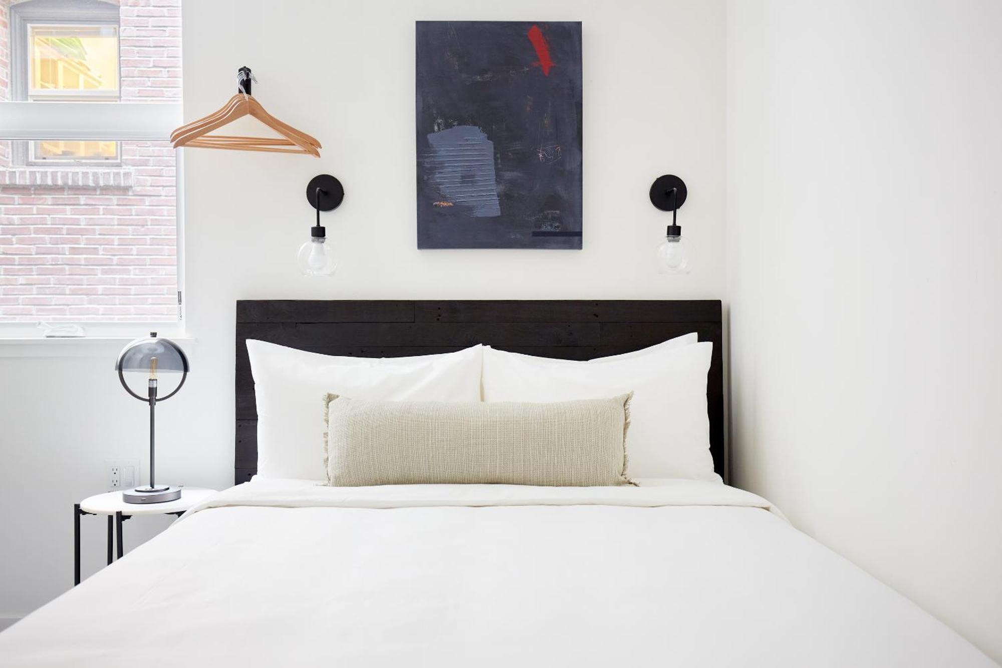 The Boylston Capitol Hill, Sonder 3*