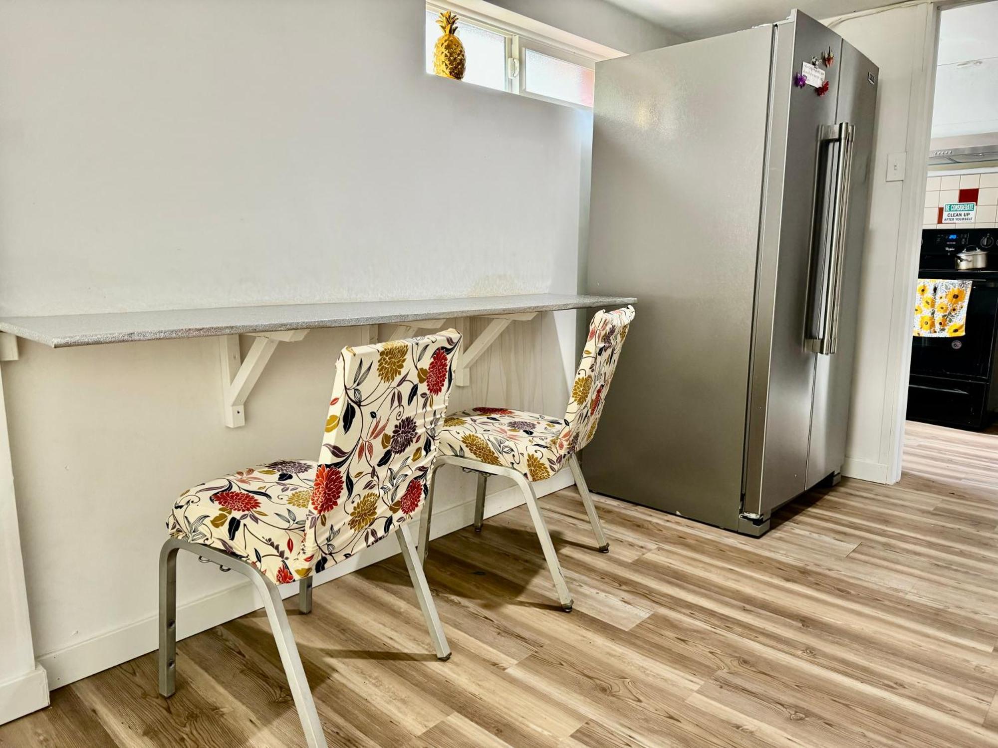 Private With Two Twin Beds Air Conditioning And Shared Bathrooms Located Near Seatac Airport And Downtown Seattle