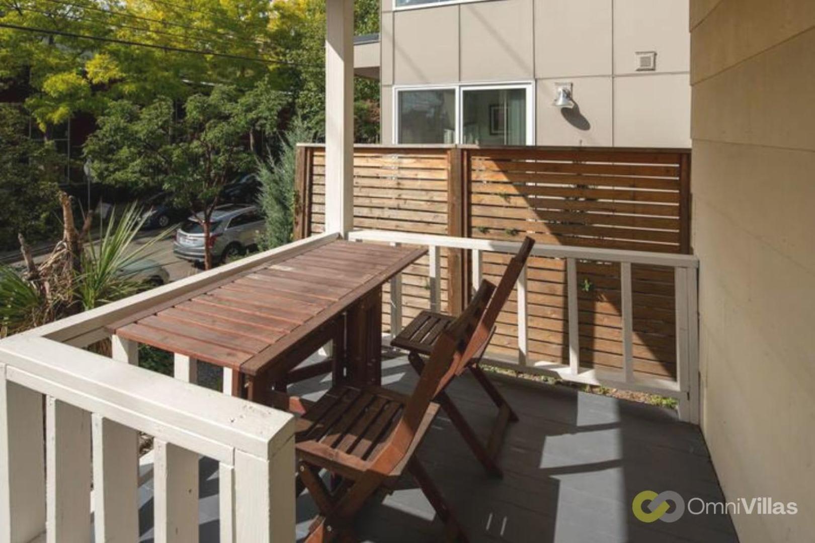 Charming 3br - Heart Of Apartment