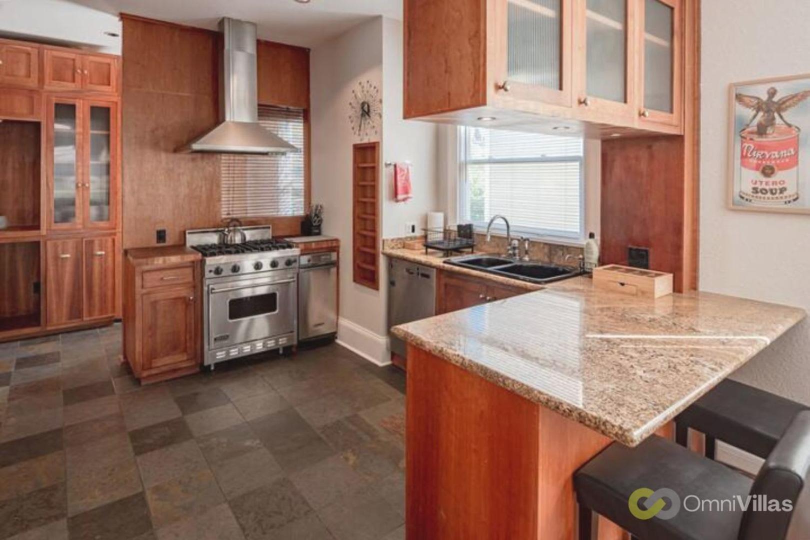 Charming 3br - Heart Of Apartment