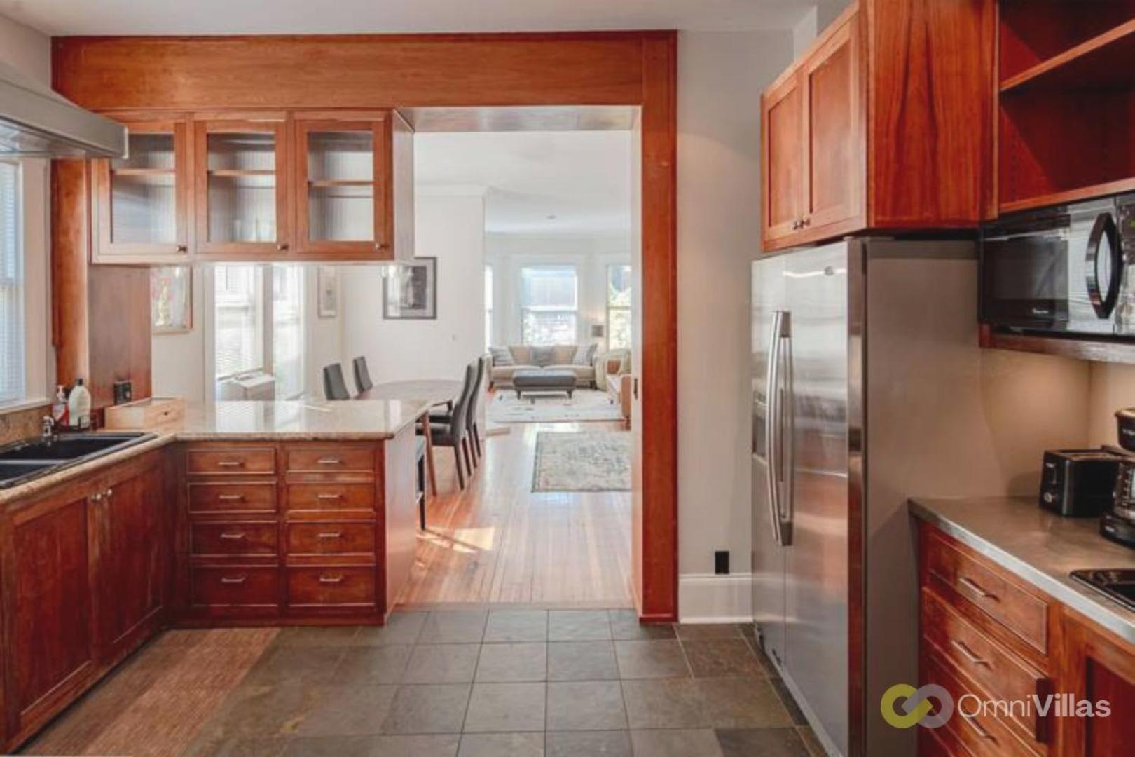 Charming 3br - Heart Of Apartment *