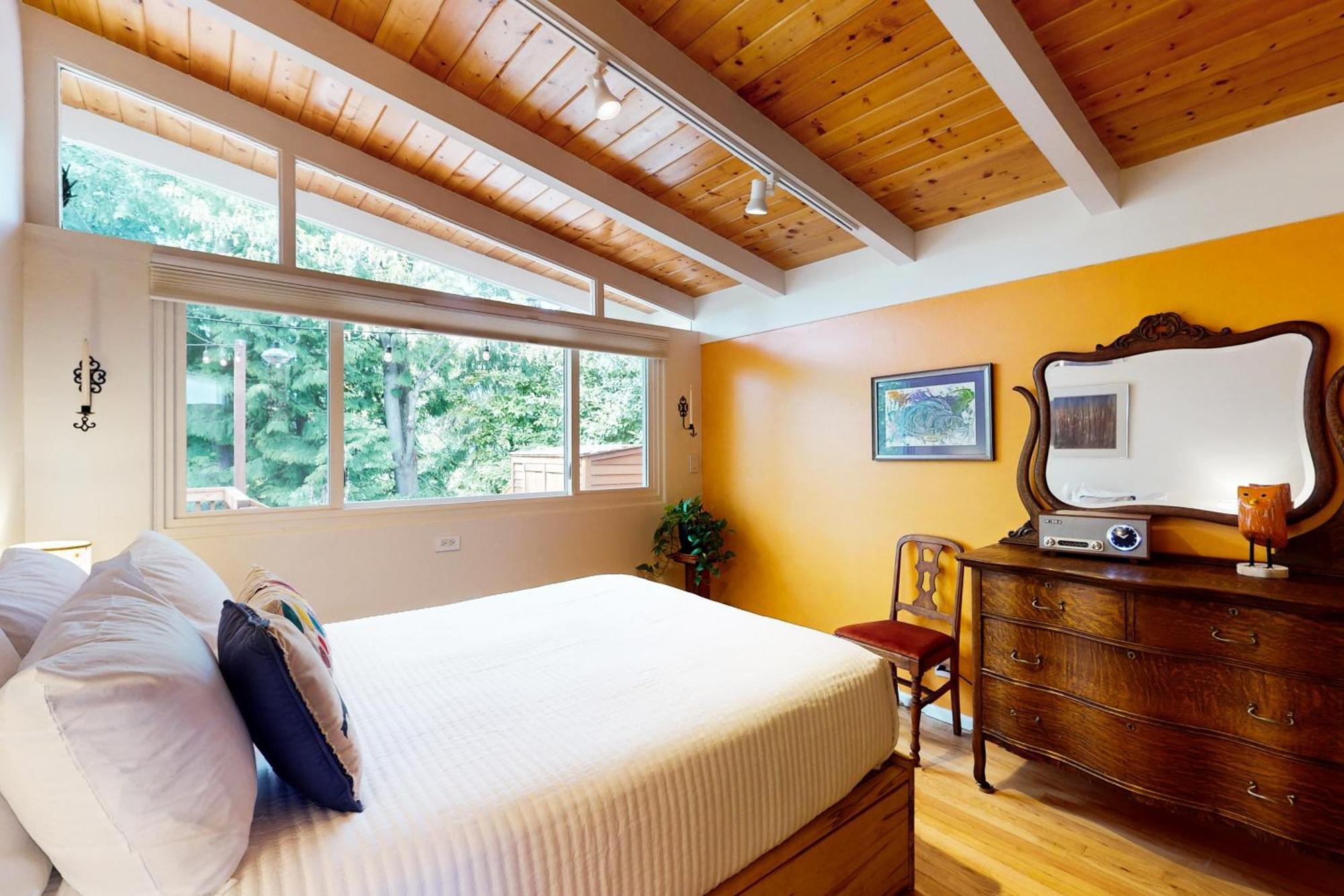 Holiday home Breeze In The Trees Seattle