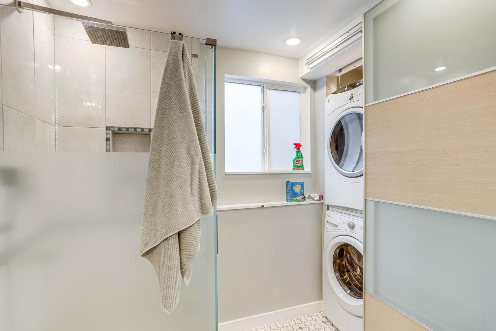 Modern Near Lake! Apartment Seattle