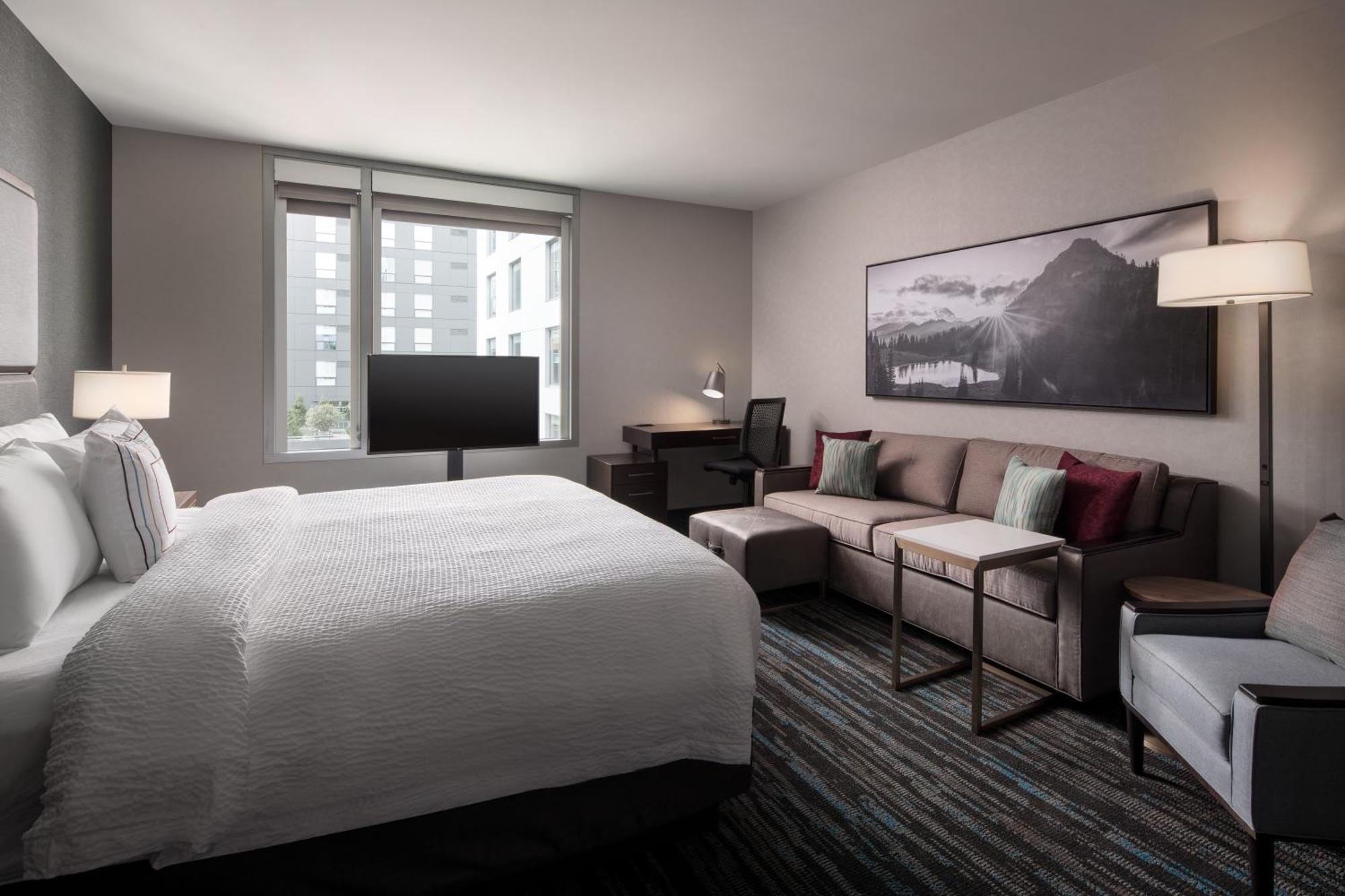 By Marriott Downtown Convention Center Hotel