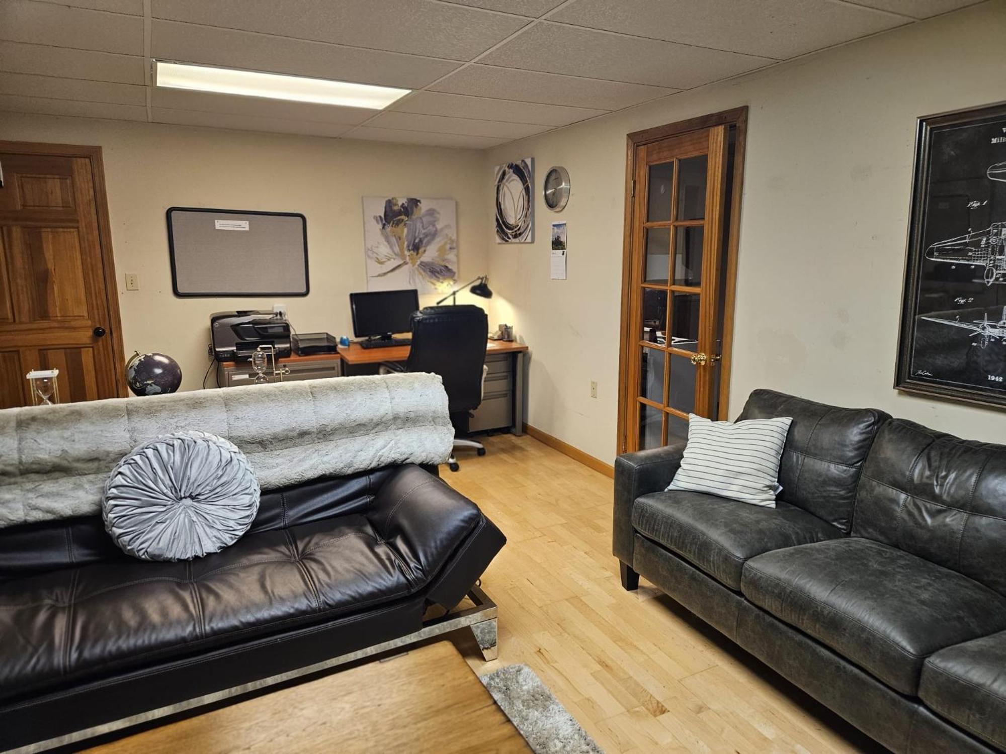 Furnished 1br With Equipped Office- North * Seattle