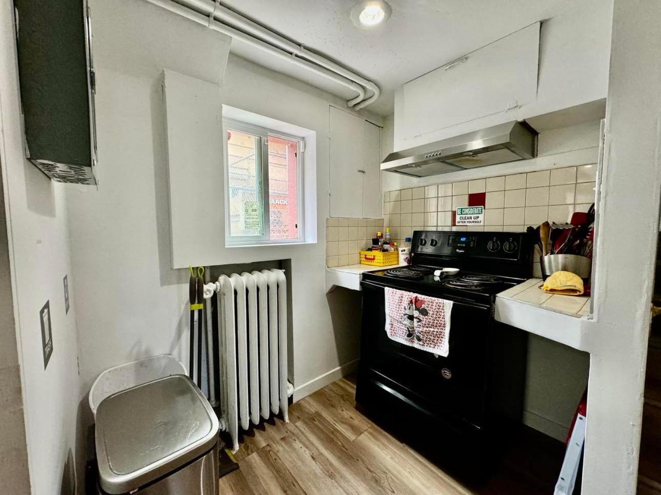 Private Tiny On The 1st Floor With Shared Bathroom Near Airport And Downtown Seattte * Seattle