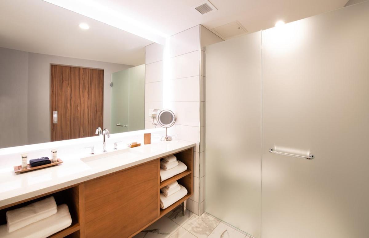 The Charter Seattle, Curio Collection By Hilton Seattle