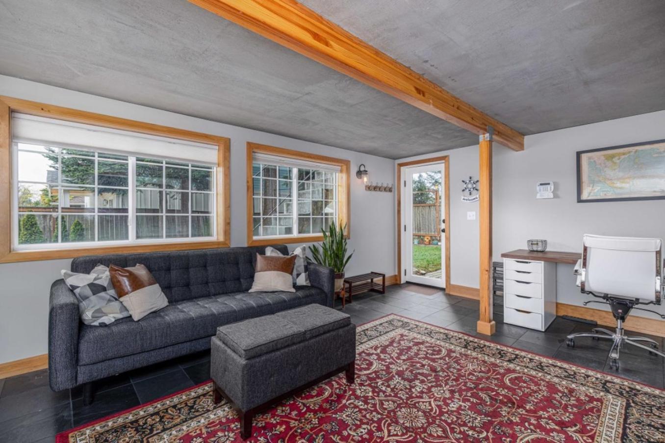 Remodeled Fenced Yard Outdoor Fireplace Holiday home *