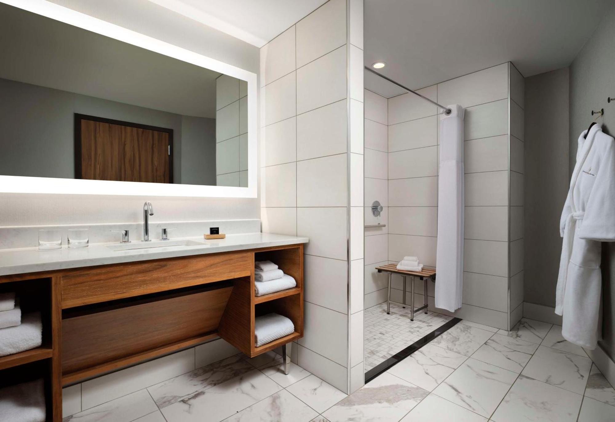 The Charter Seattle, Curio Collection By Hilton 4*