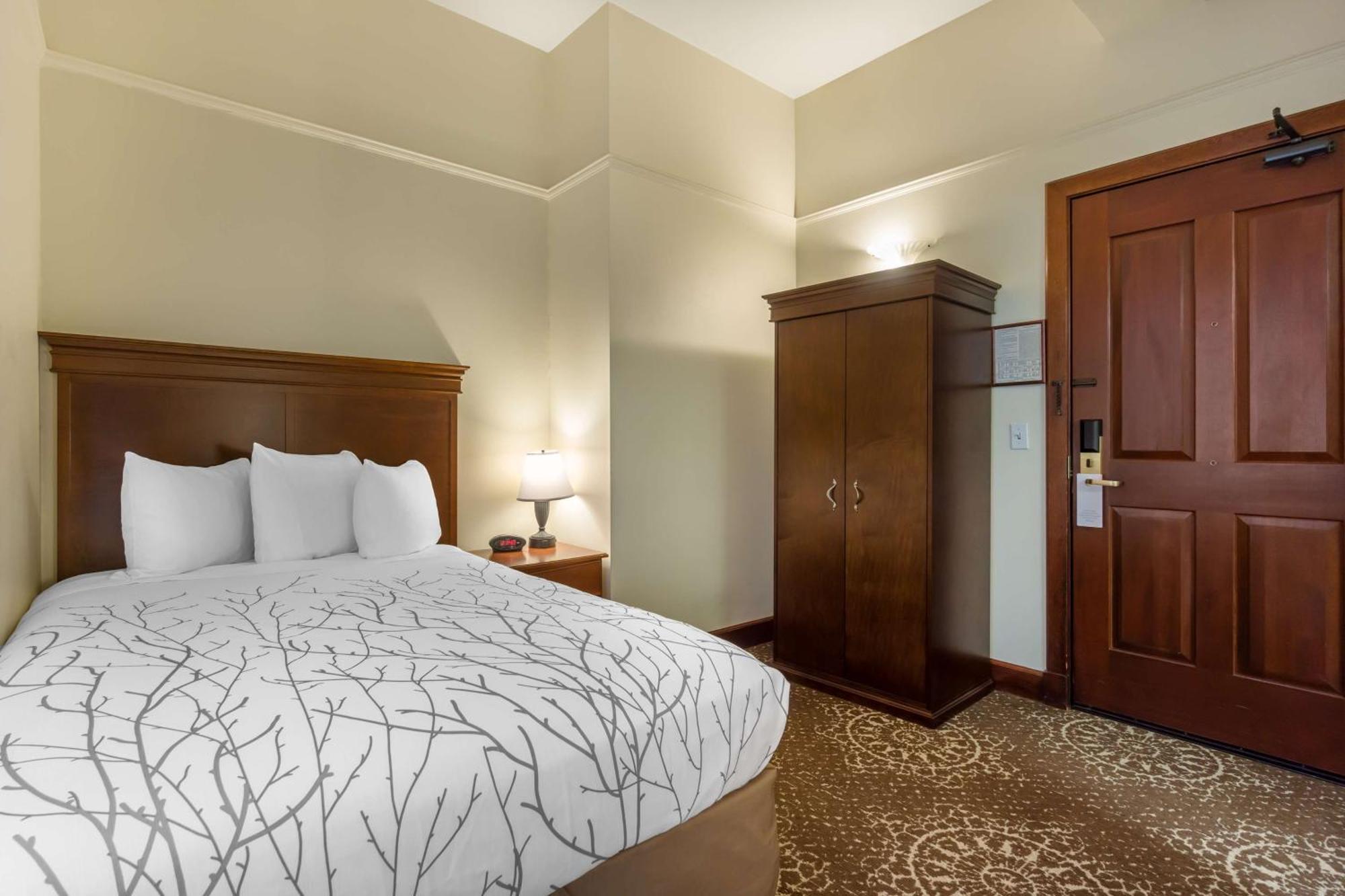 Western Pioneer Square Downtown 3*