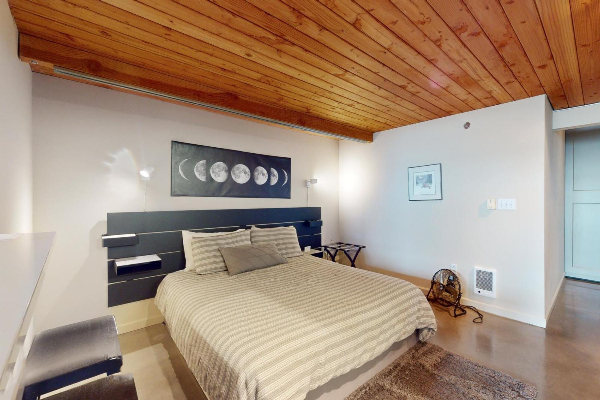 19th Avenue Lofts Unit 213 Hotel *