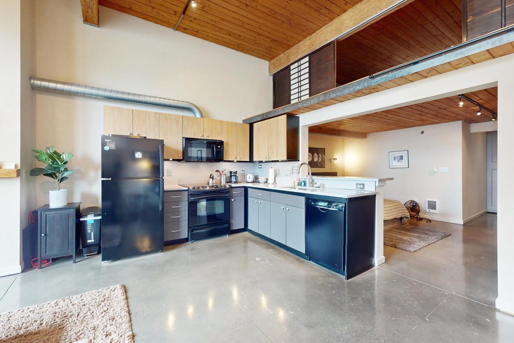 19th Avenue Lofts Unit 213 * Seattle
