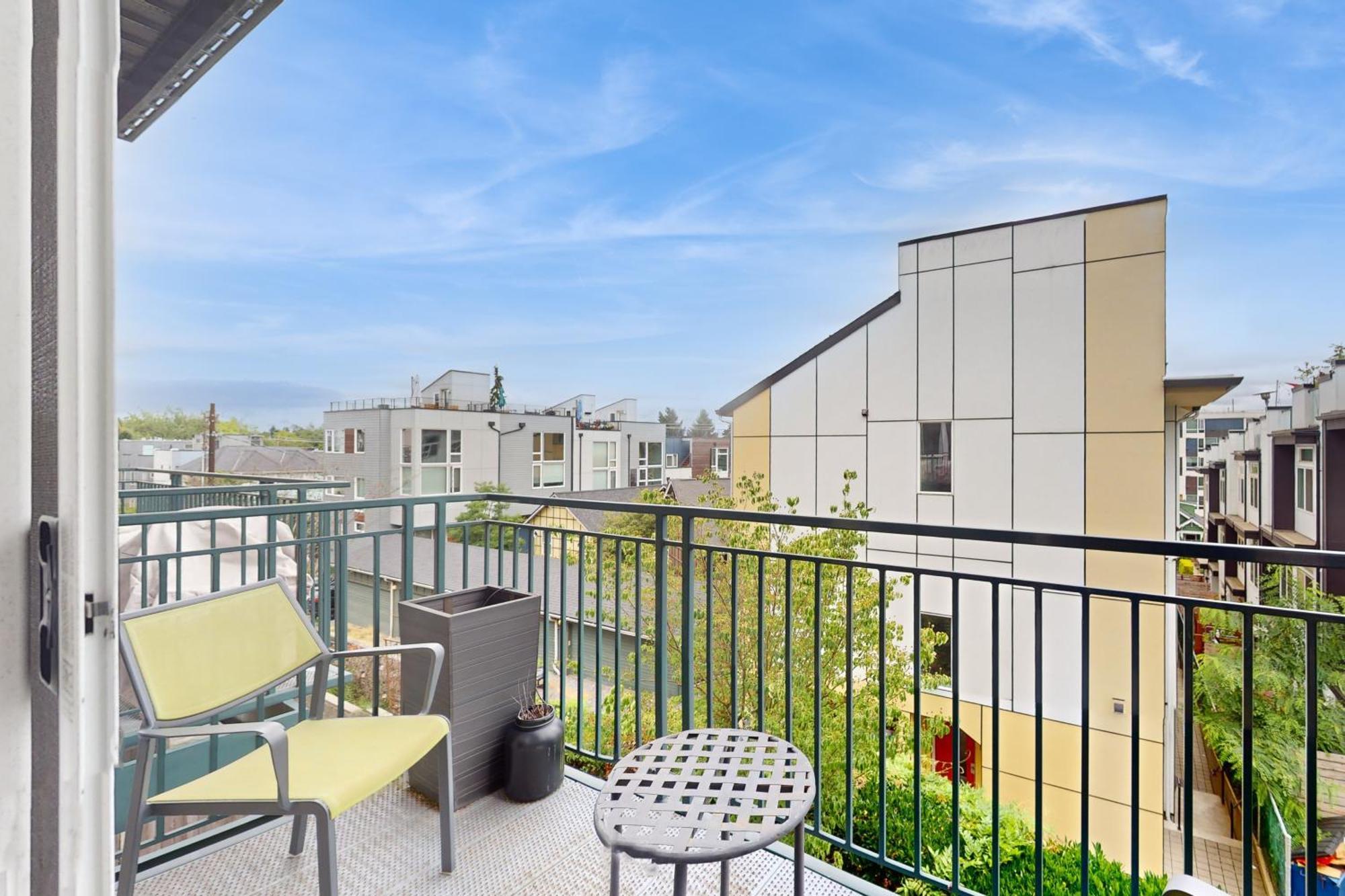 Hotel 19th Avenue Lofts Unit 213 *