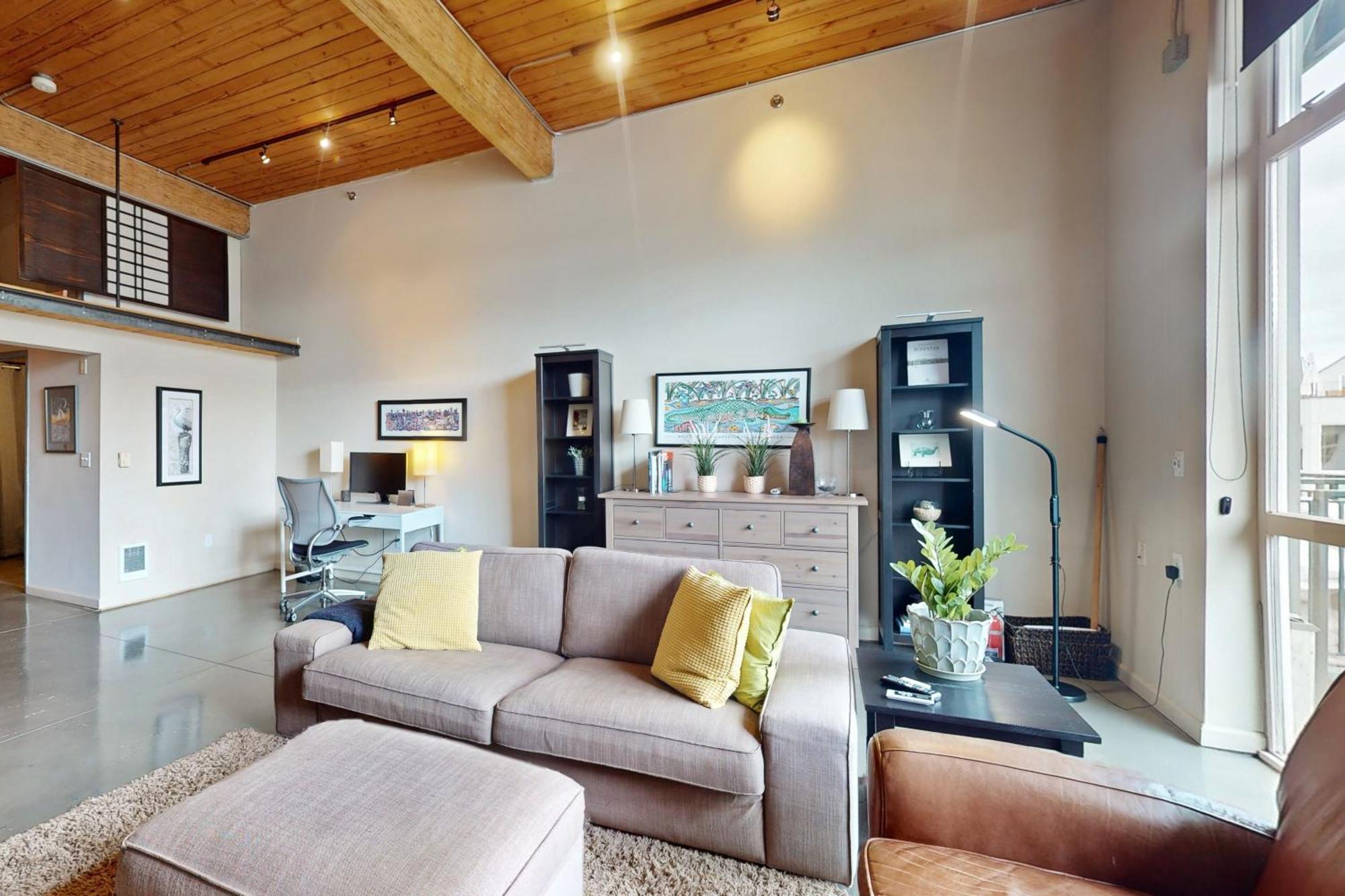 19th Avenue Lofts Unit 213 * Seattle