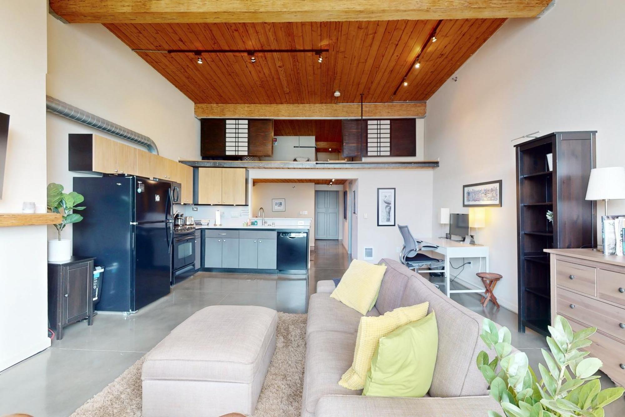19th Avenue Lofts Unit 213 Hotel