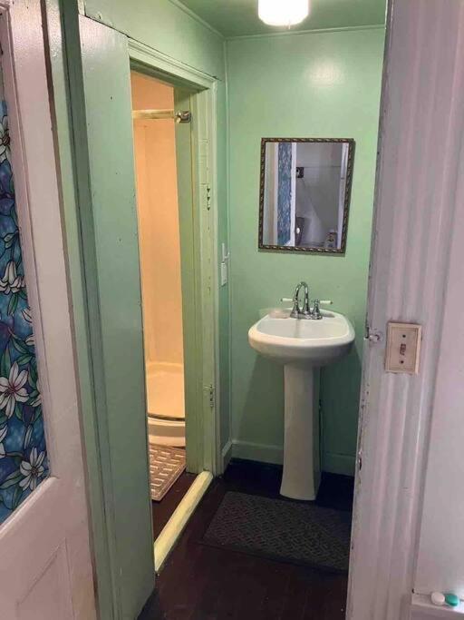 Easy Uw, Downtown Access Apartment *