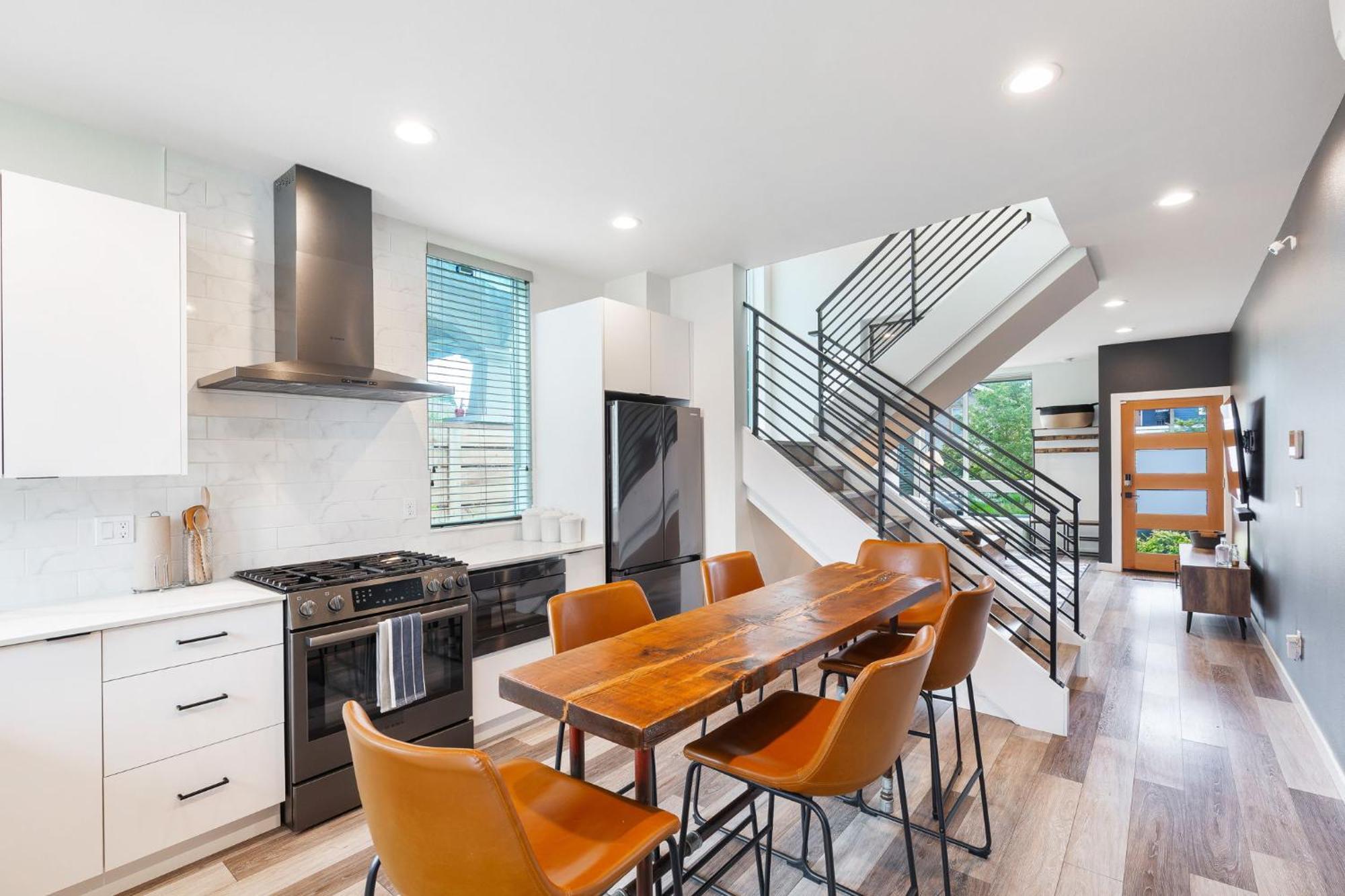 Holiday home Stylish Townhouse Near Attractions