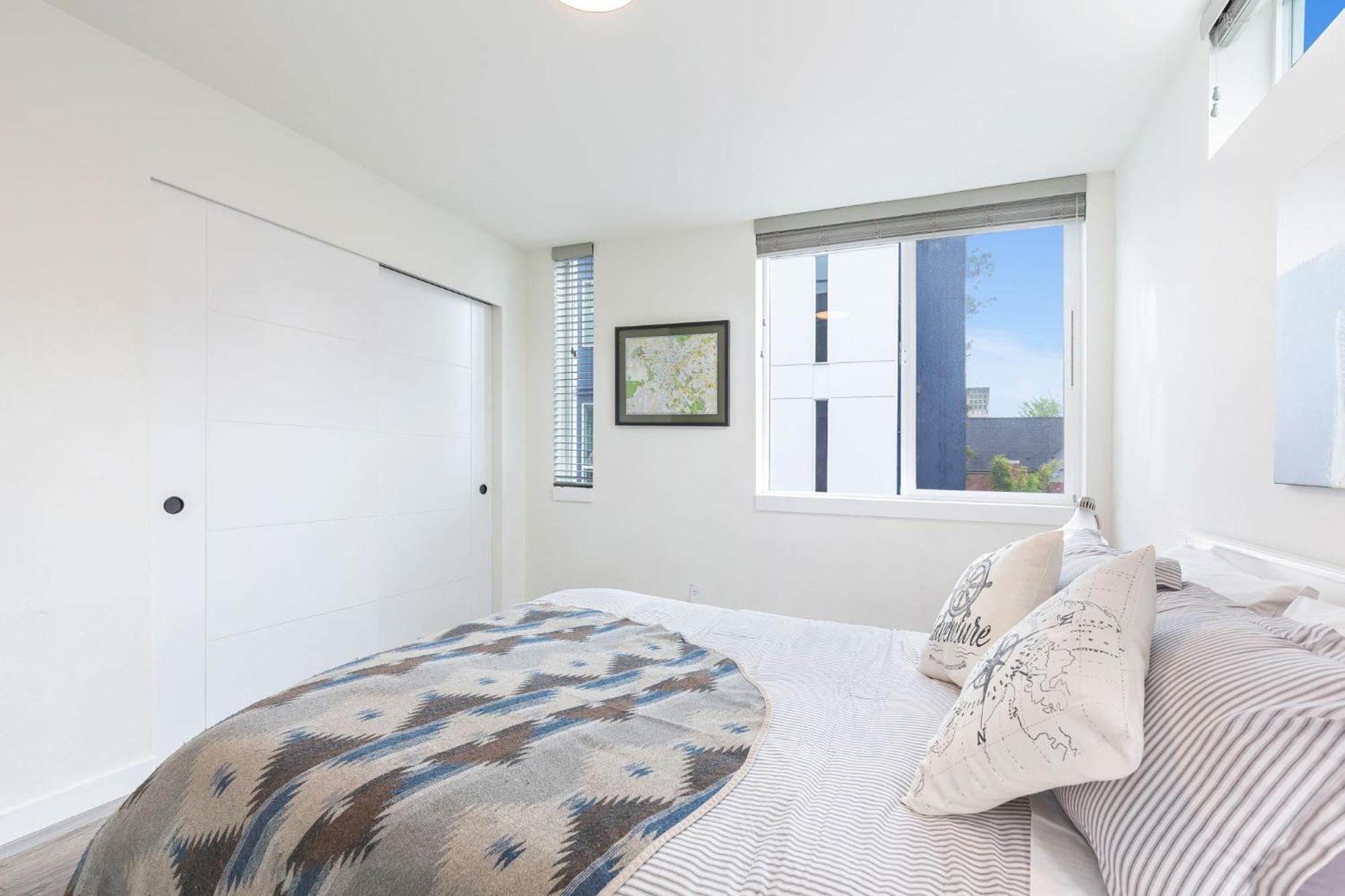 Holiday home Stylish Townhouse Near Attractions *