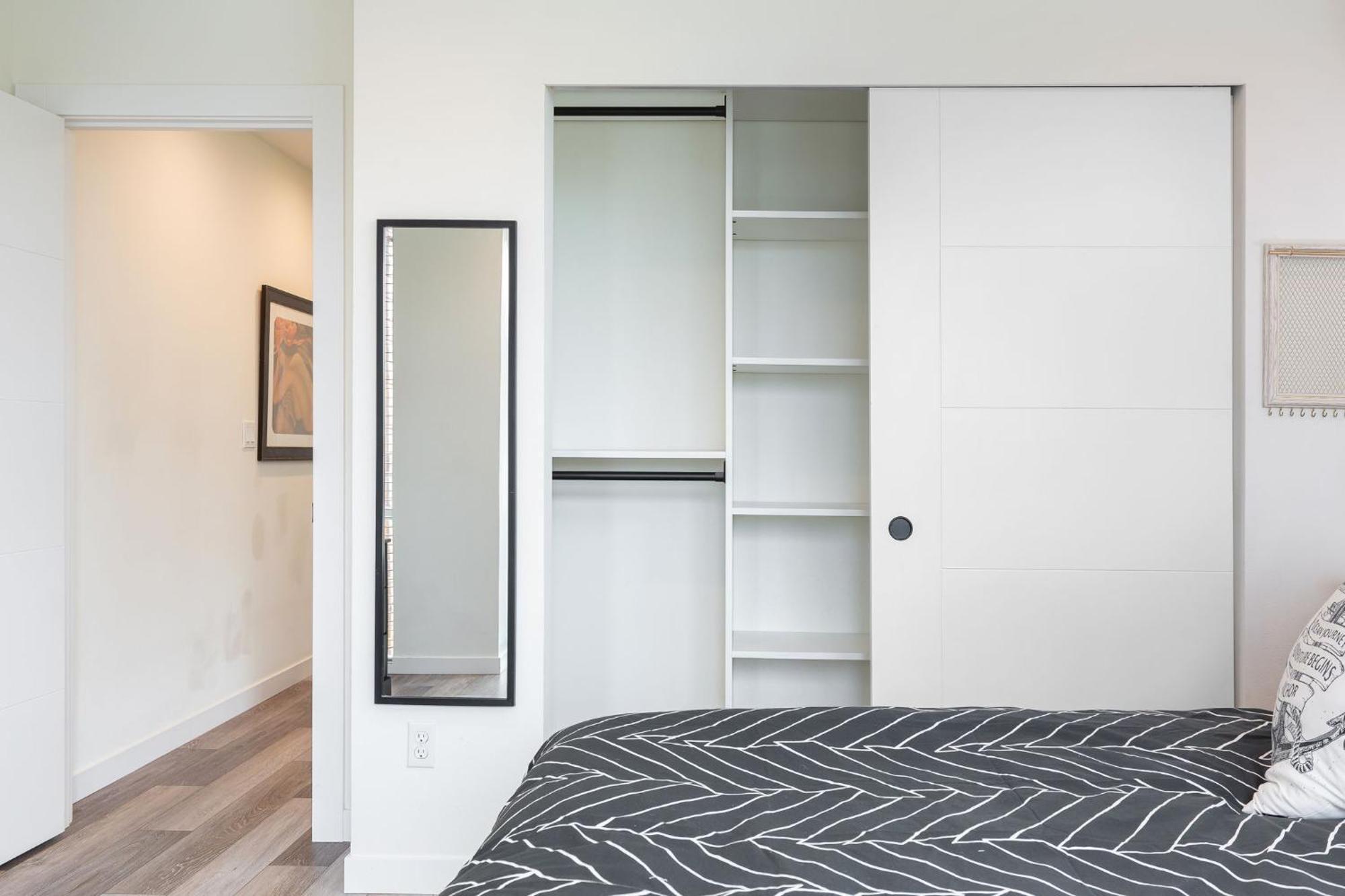 Stylish Townhouse Near Attractions