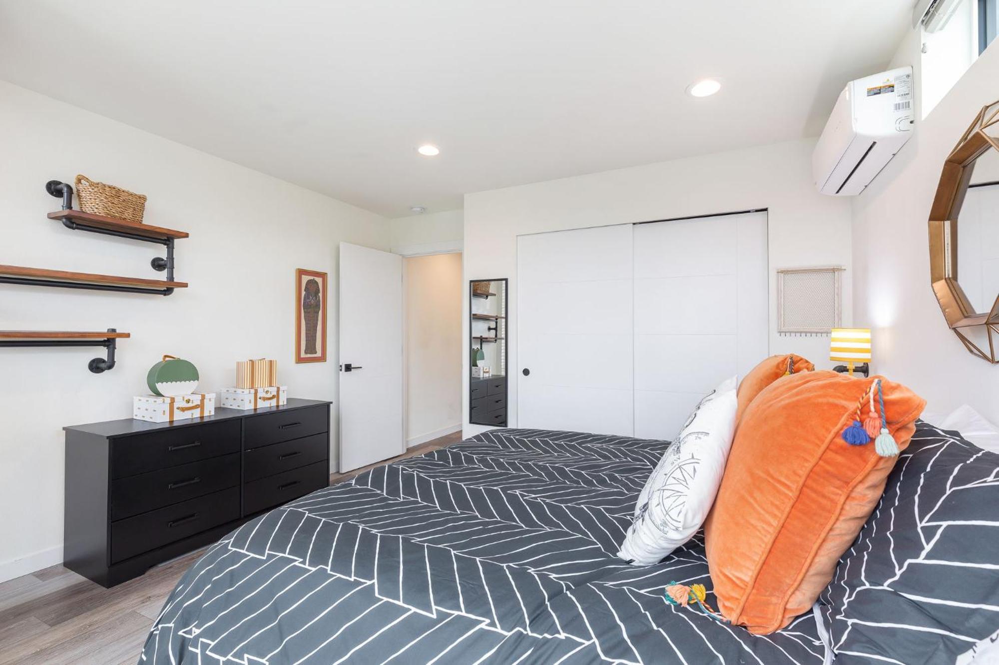 Stylish Townhouse Near Attractions * Seattle