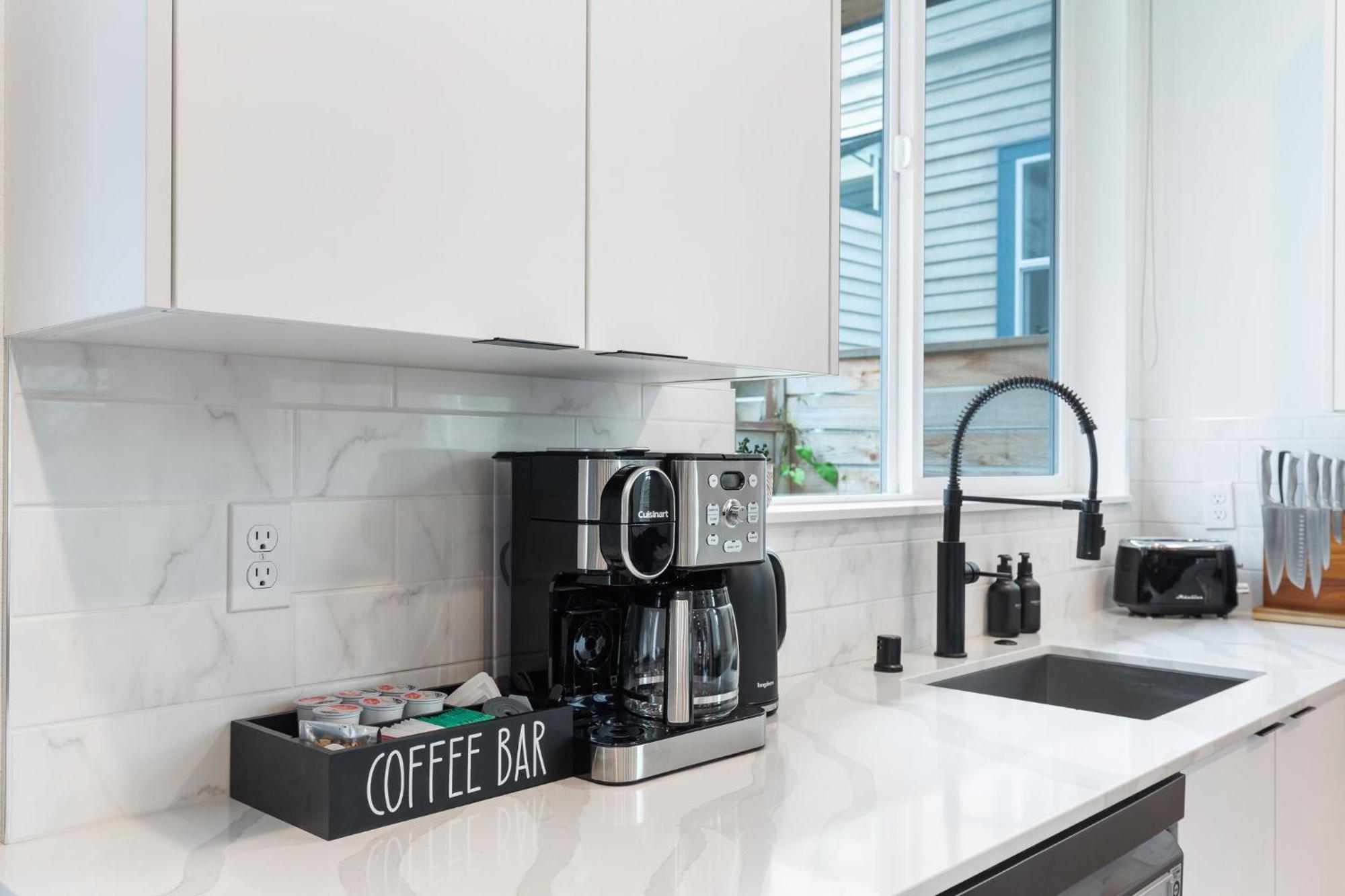Stylish Townhouse Near Attractions Seattle