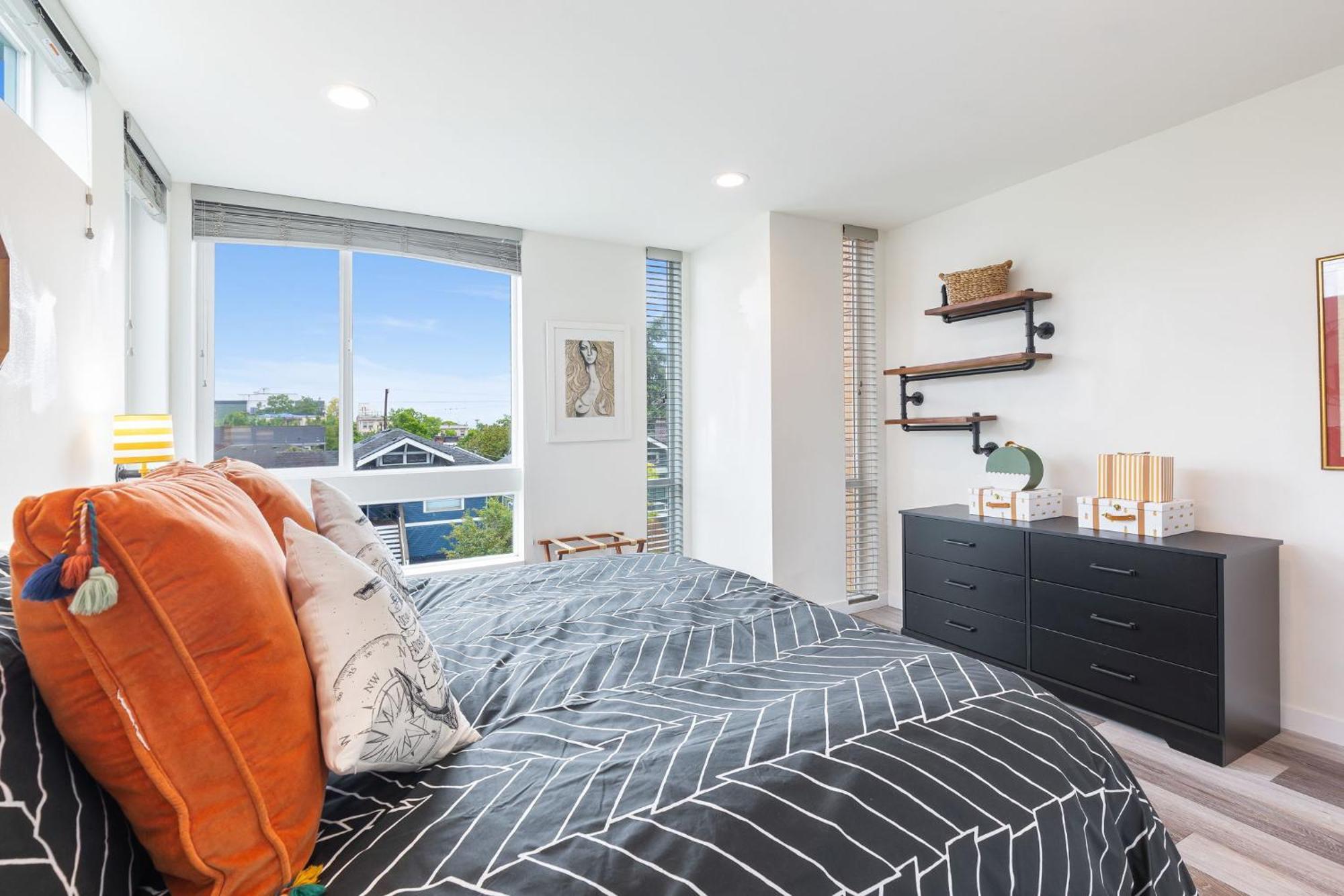Stylish Townhouse Near Attractions Holiday home Seattle