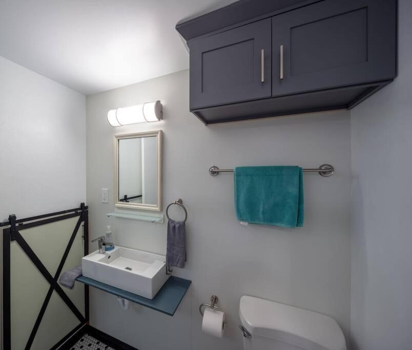 Holiday home Seaview Hideaway Heated Floors, Free Parking