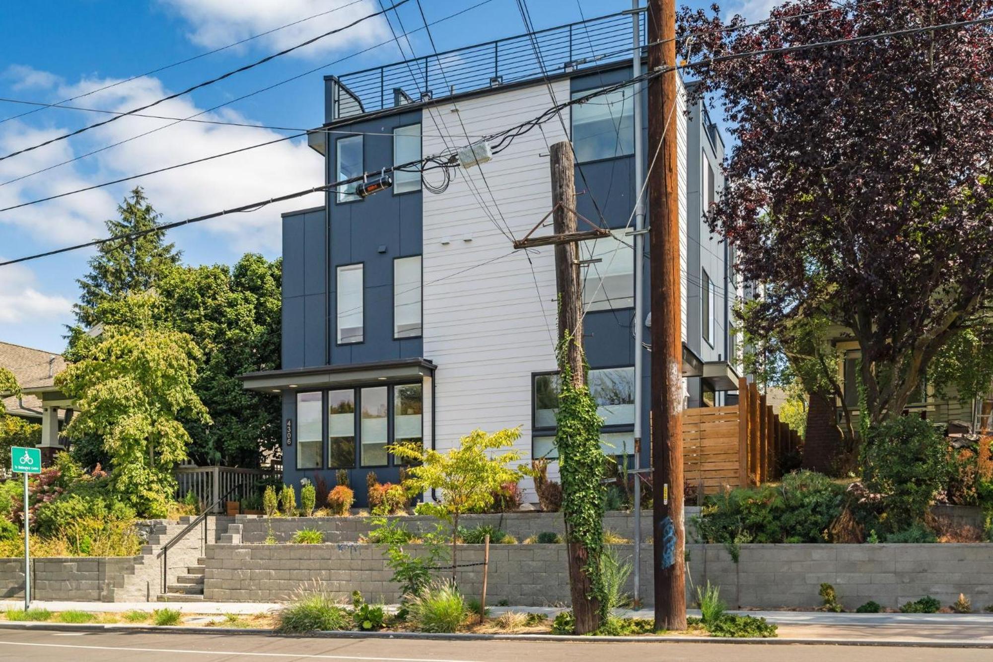 Wallingford Haven 8 * Seattle