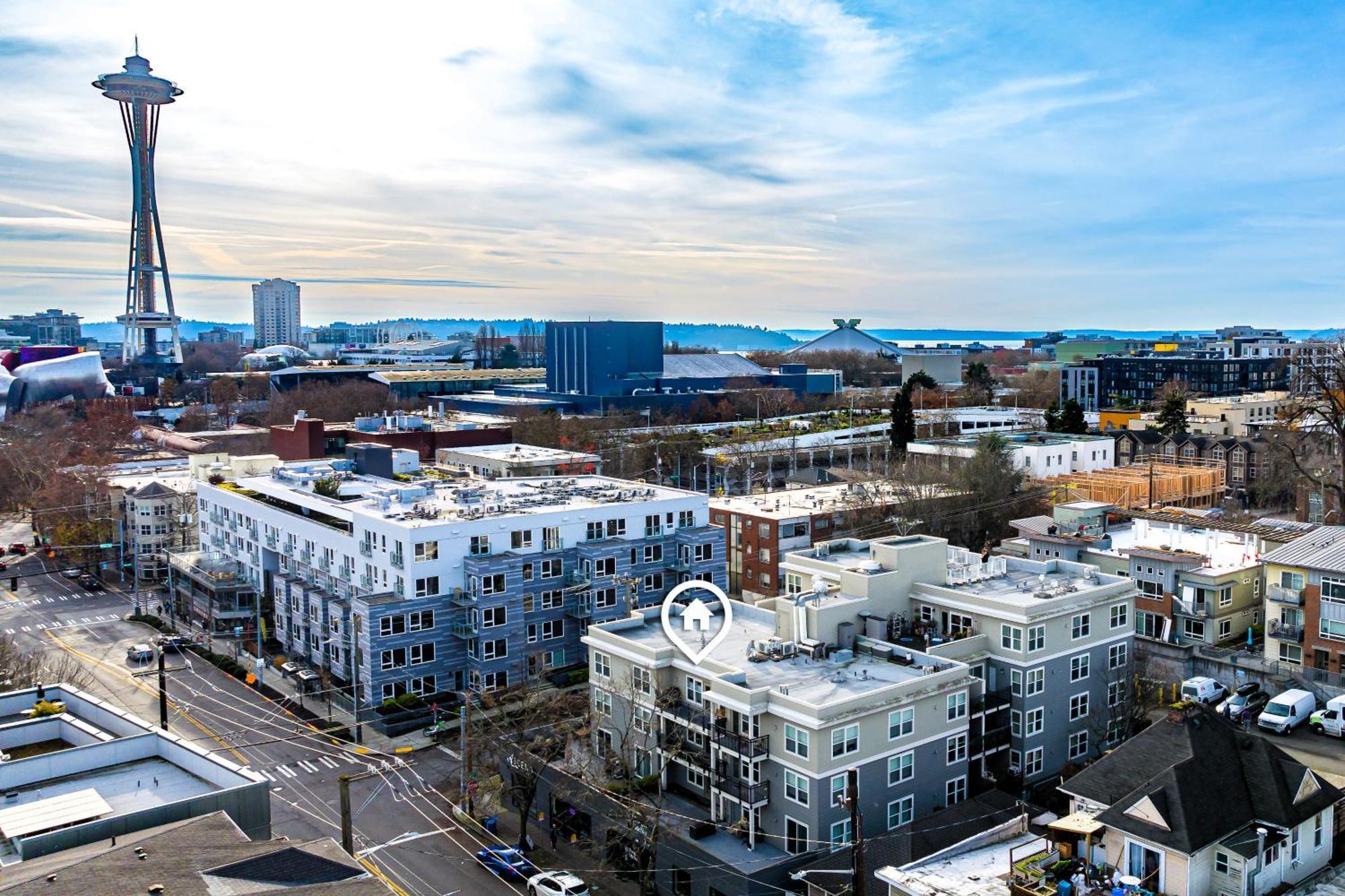 Apartment Free Parking - Views - Near Attractions
