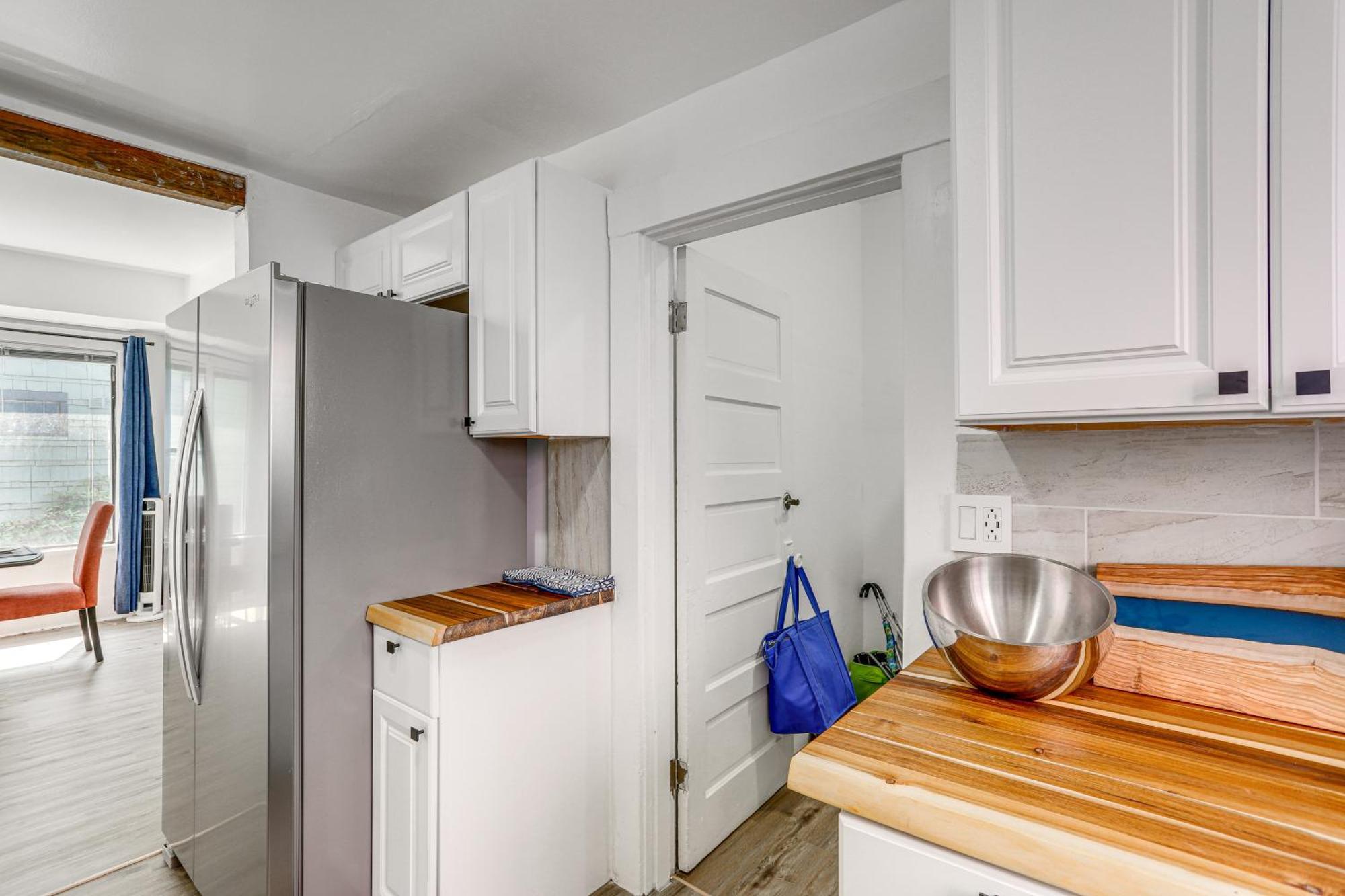 Family-friendly In Lake! Holiday home Seattle