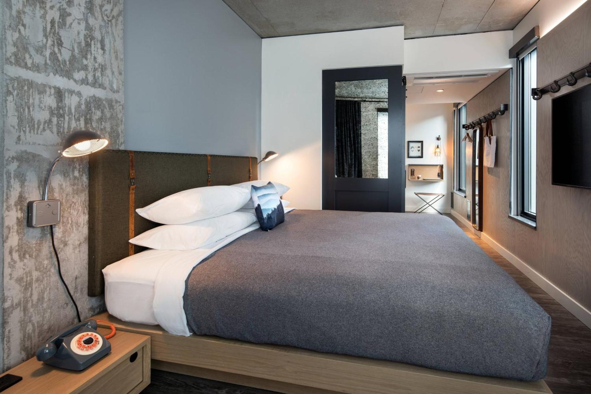 Hotel Moxy Downtown Seattle