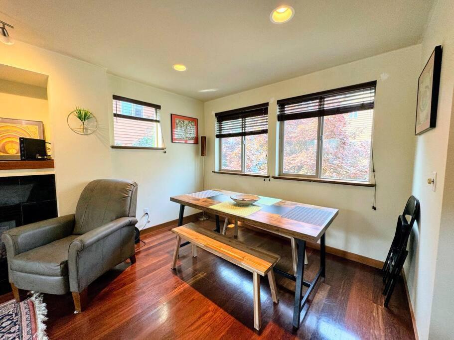 Townhouse West Abode!