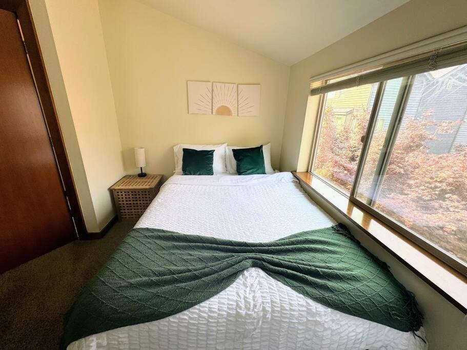 Townhouse West Abode! *
