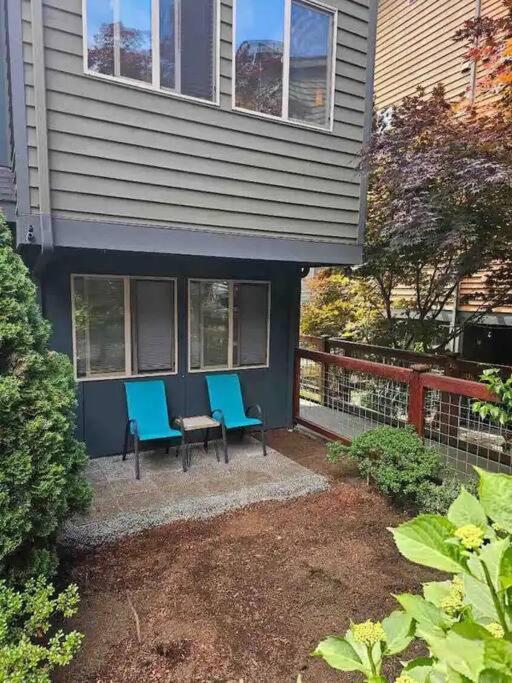 Townhouse West Abode! Seattle