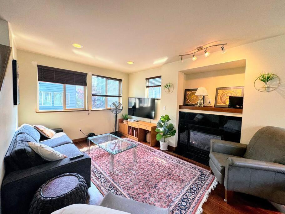 Townhouse West Abode! *