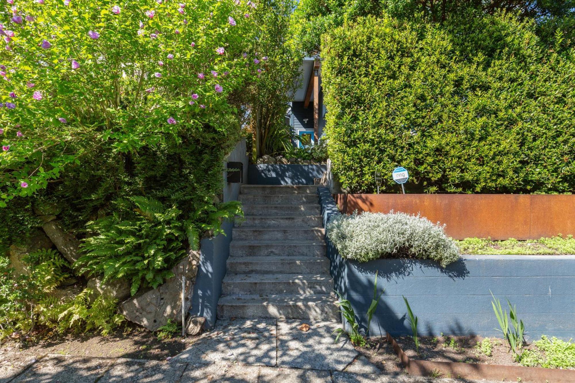 4br 4ba The Gardens At Queen Anne * Seattle