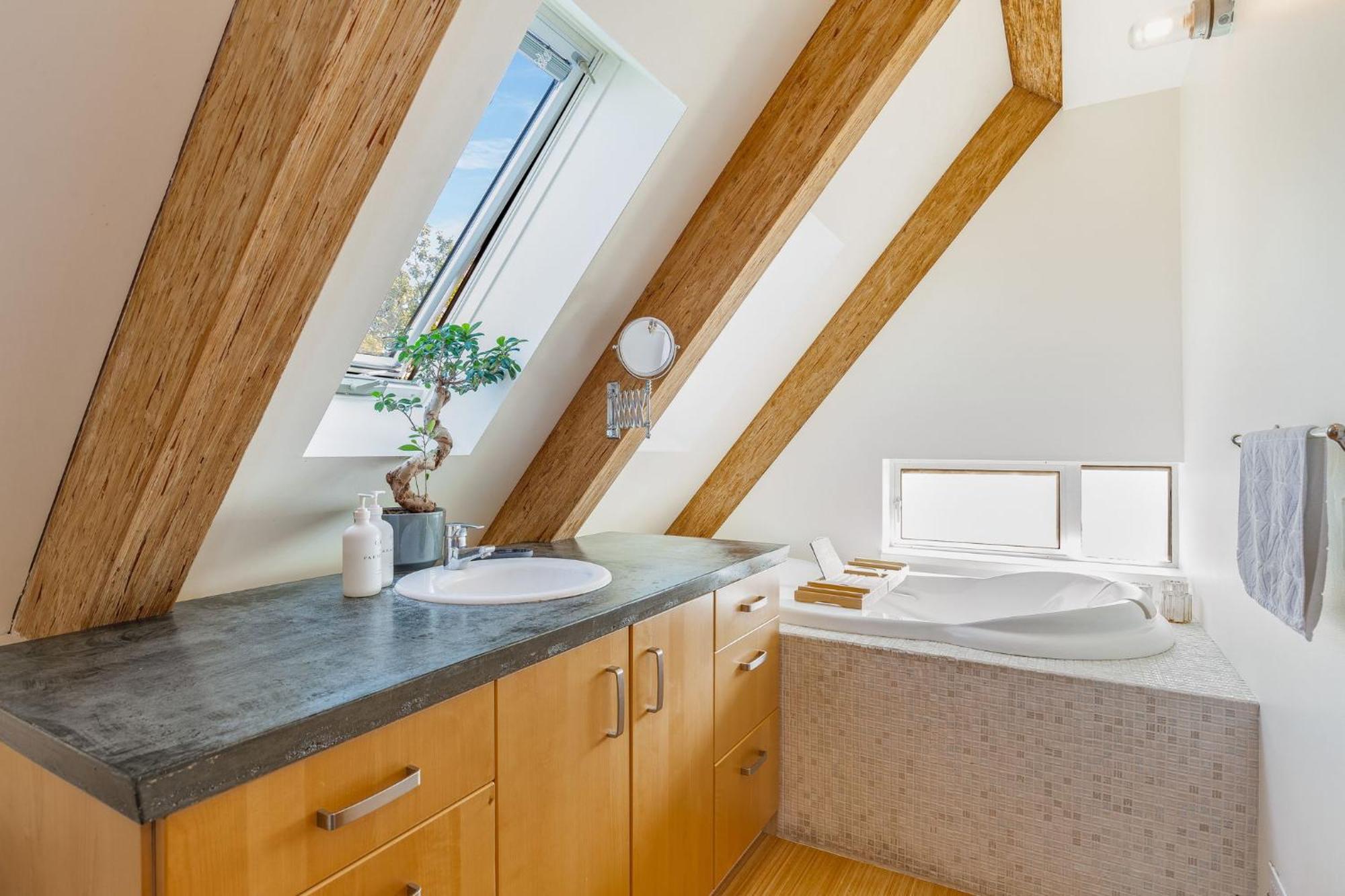 4br 4ba The Gardens At Queen Anne Holiday home *