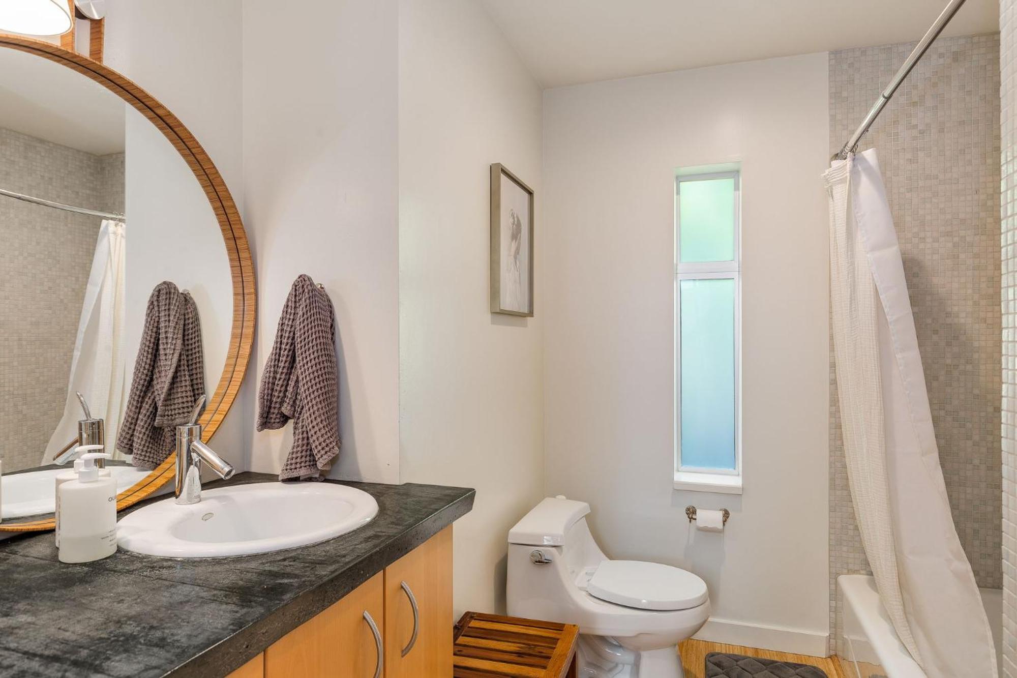 4br 4ba The Gardens At Queen Anne Holiday home *