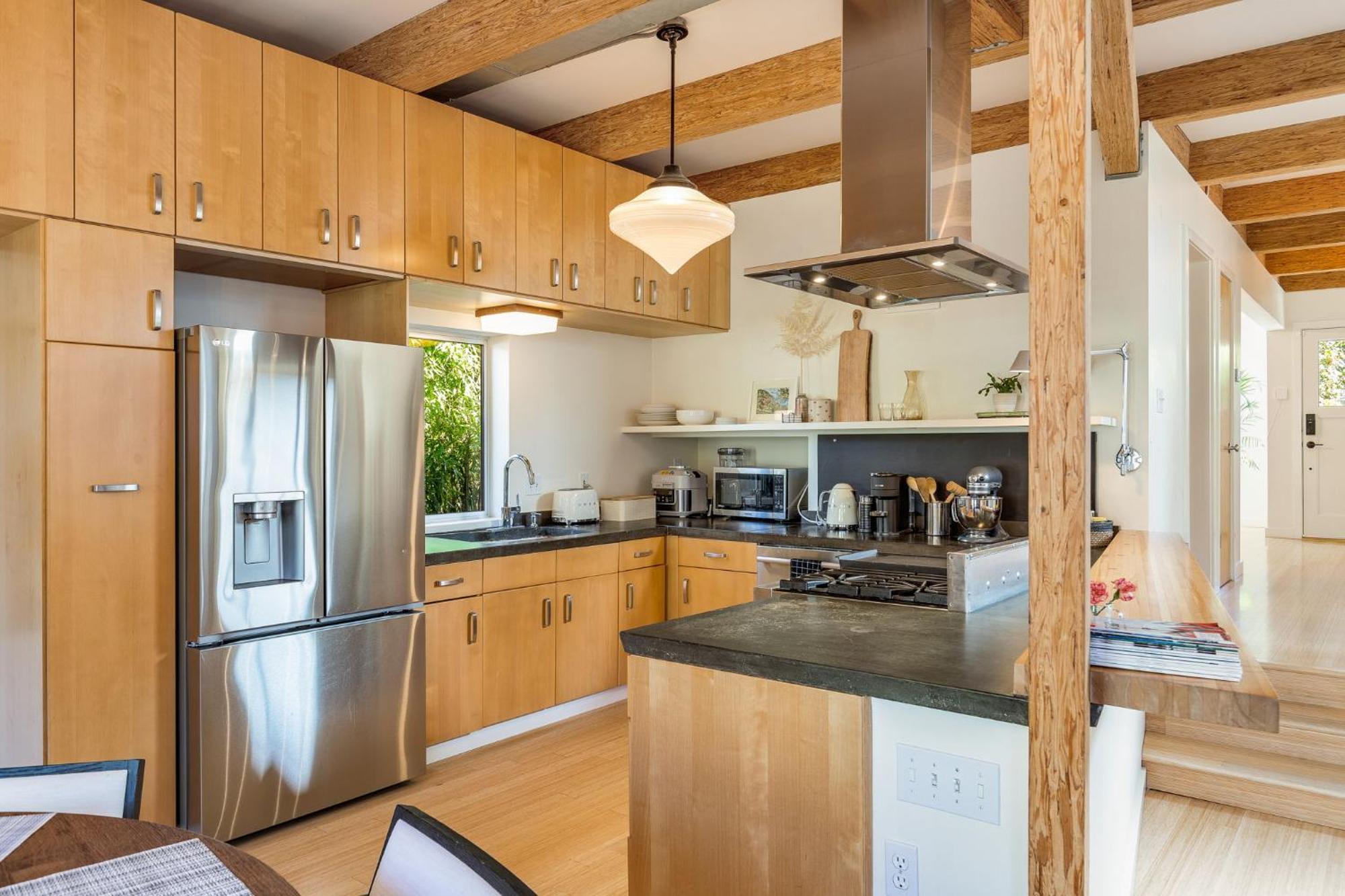 4br 4ba The Gardens At Queen Anne * Seattle