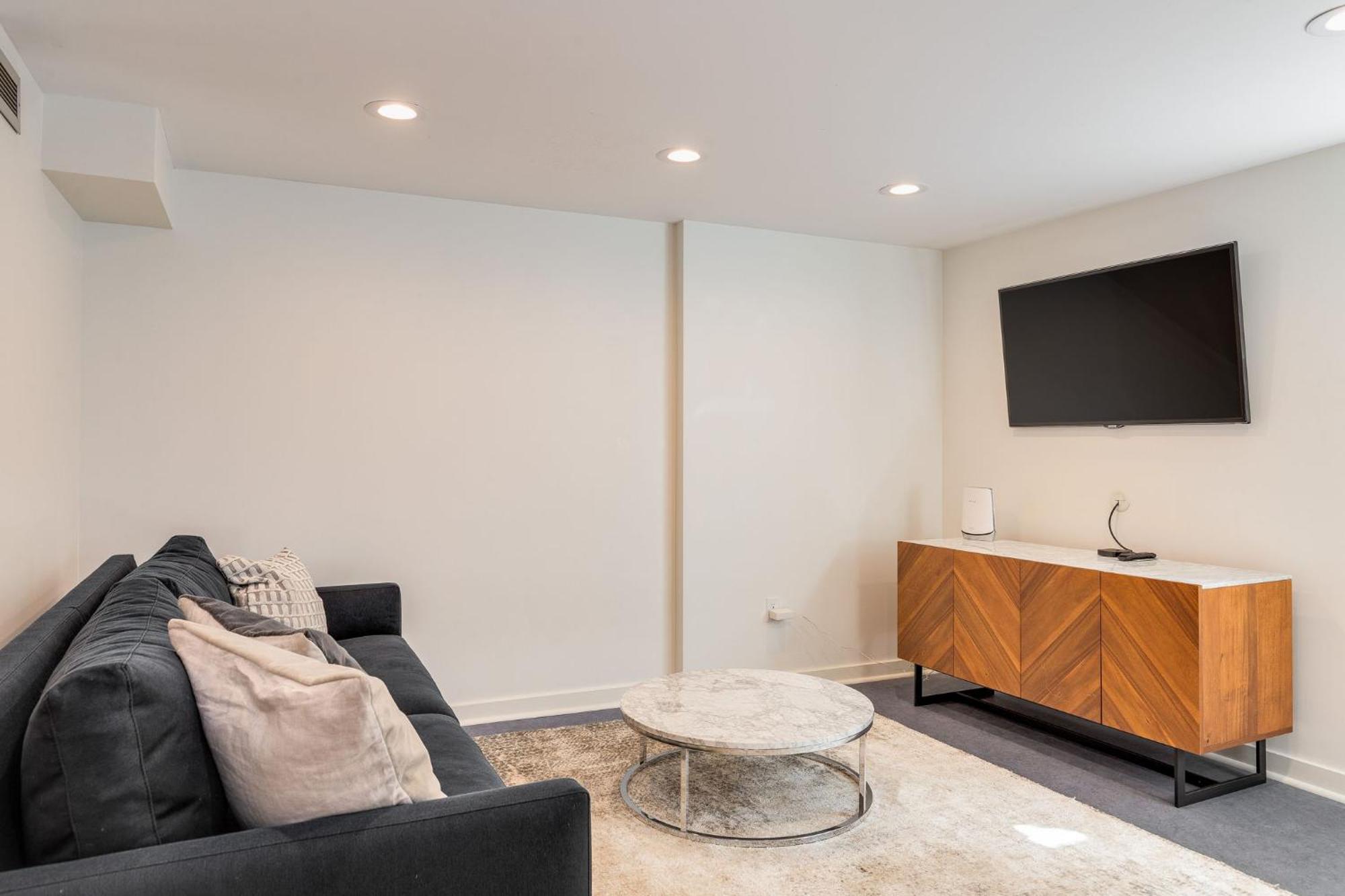 4br 4ba The Gardens At Queen Anne * Seattle