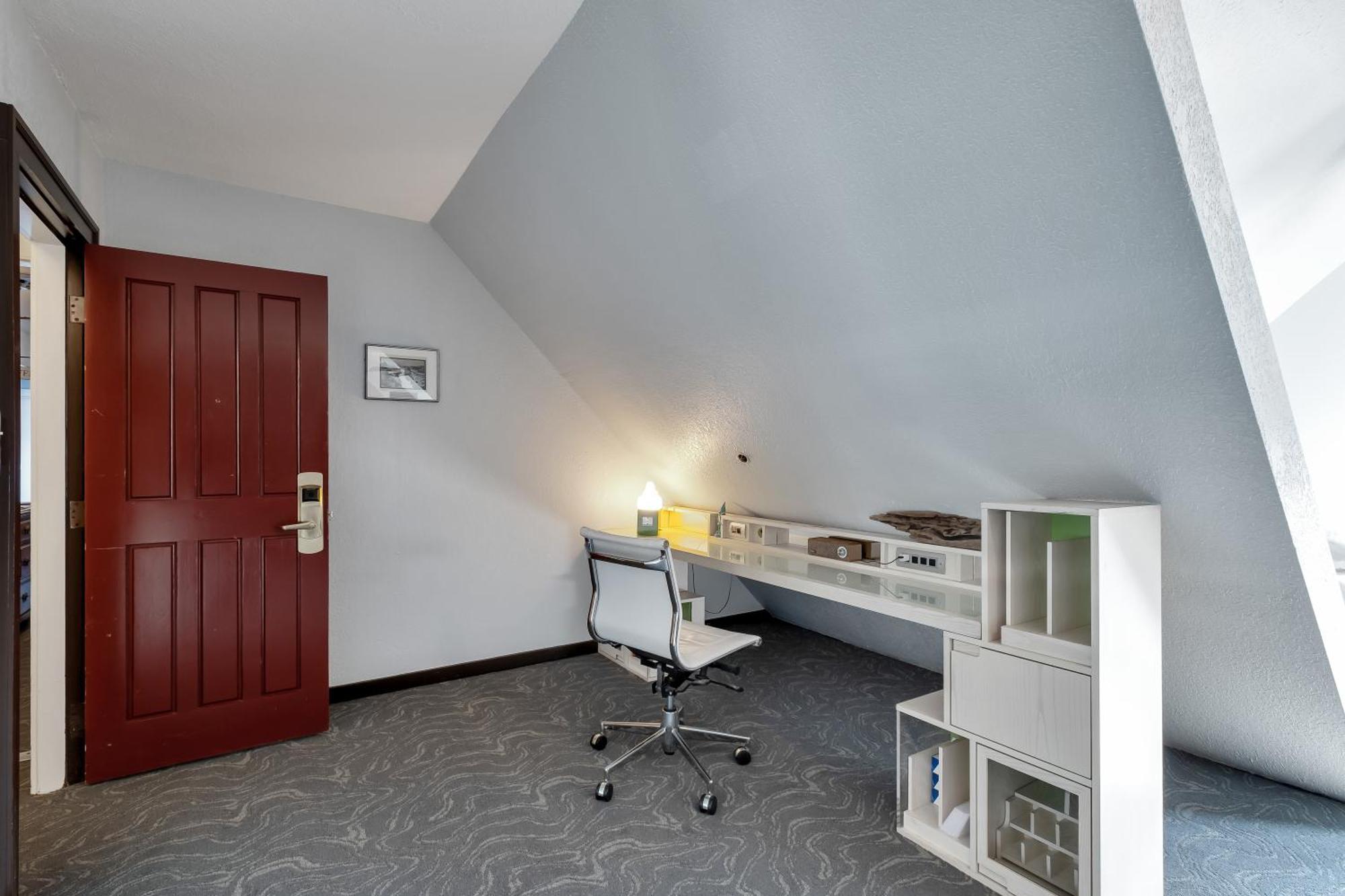 College Inn
