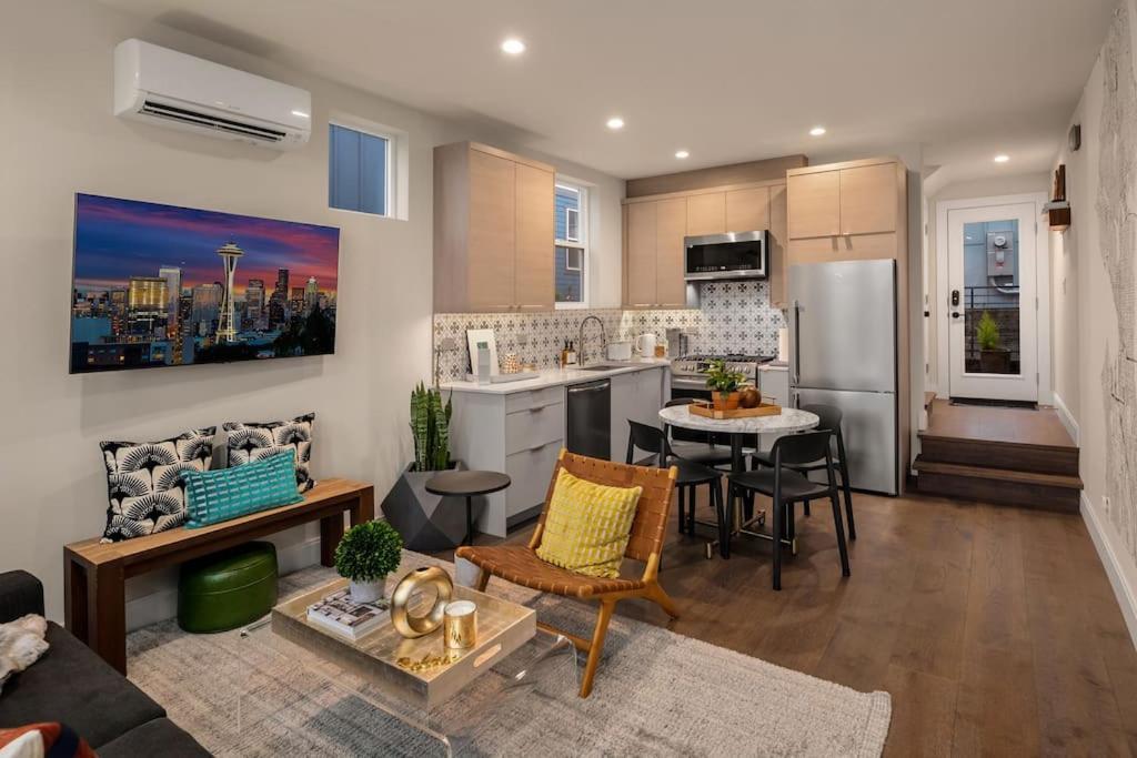 New House In Peaceful And Trendy District Holiday home Seattle