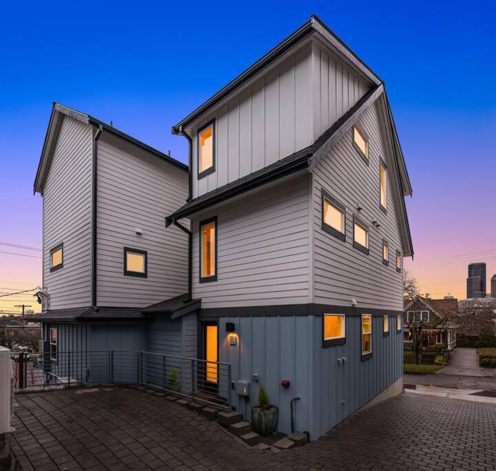 New House In Peaceful And Trendy District Holiday home Seattle