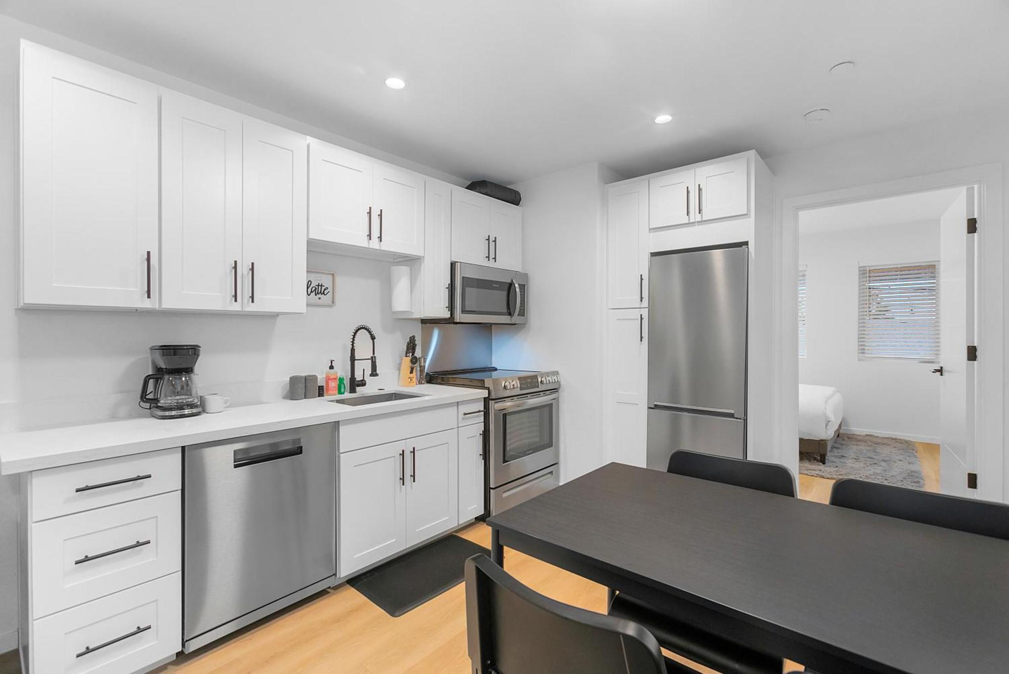 The Cloudbreak Townhome - 88 Walkscore! * Seattle