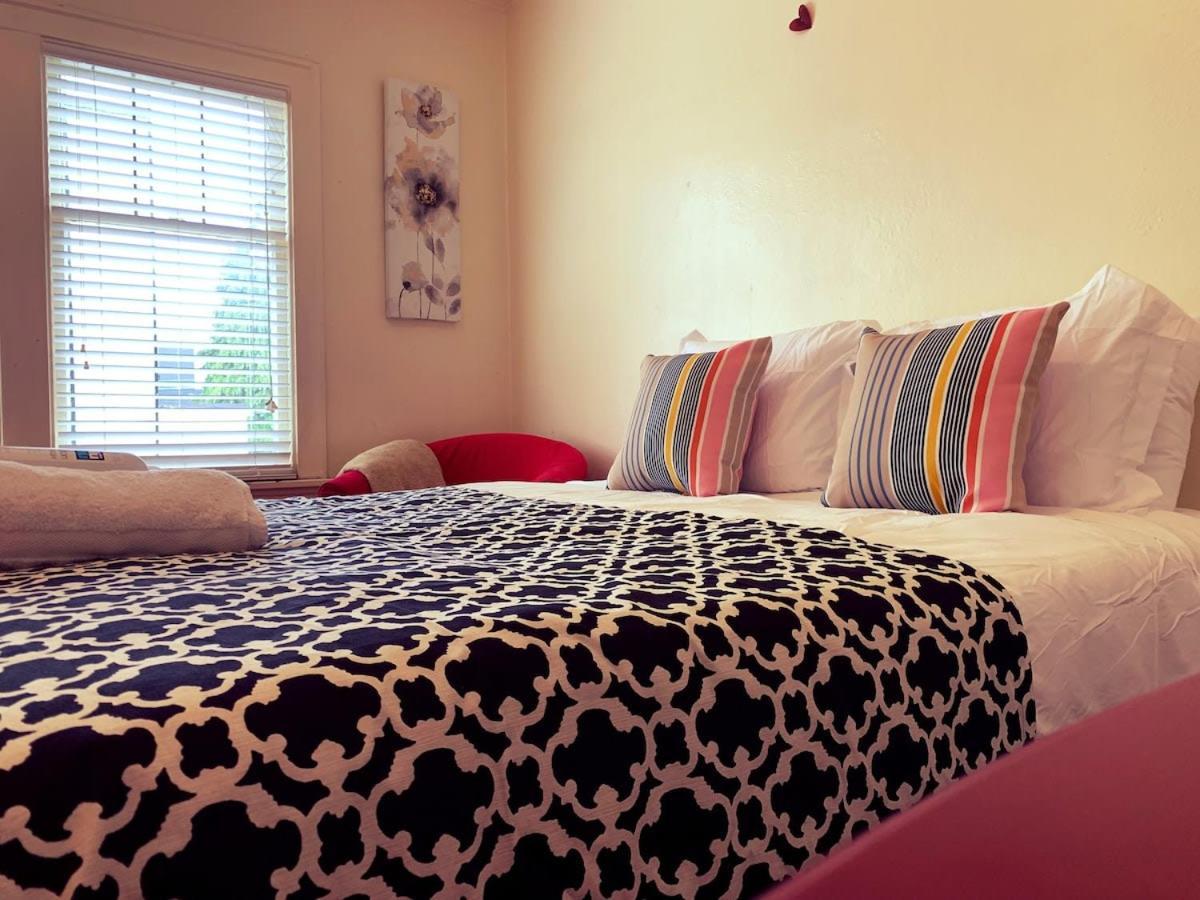 Urban Village- Private Holiday home Seattle