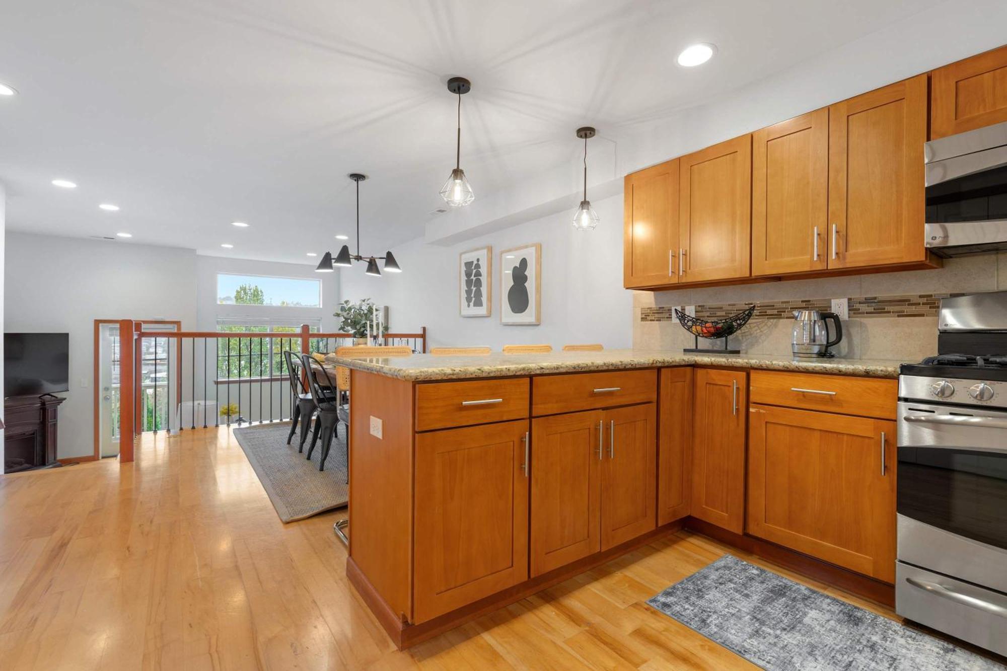 Lakeview Queen Anne 3br Townhome Holiday home