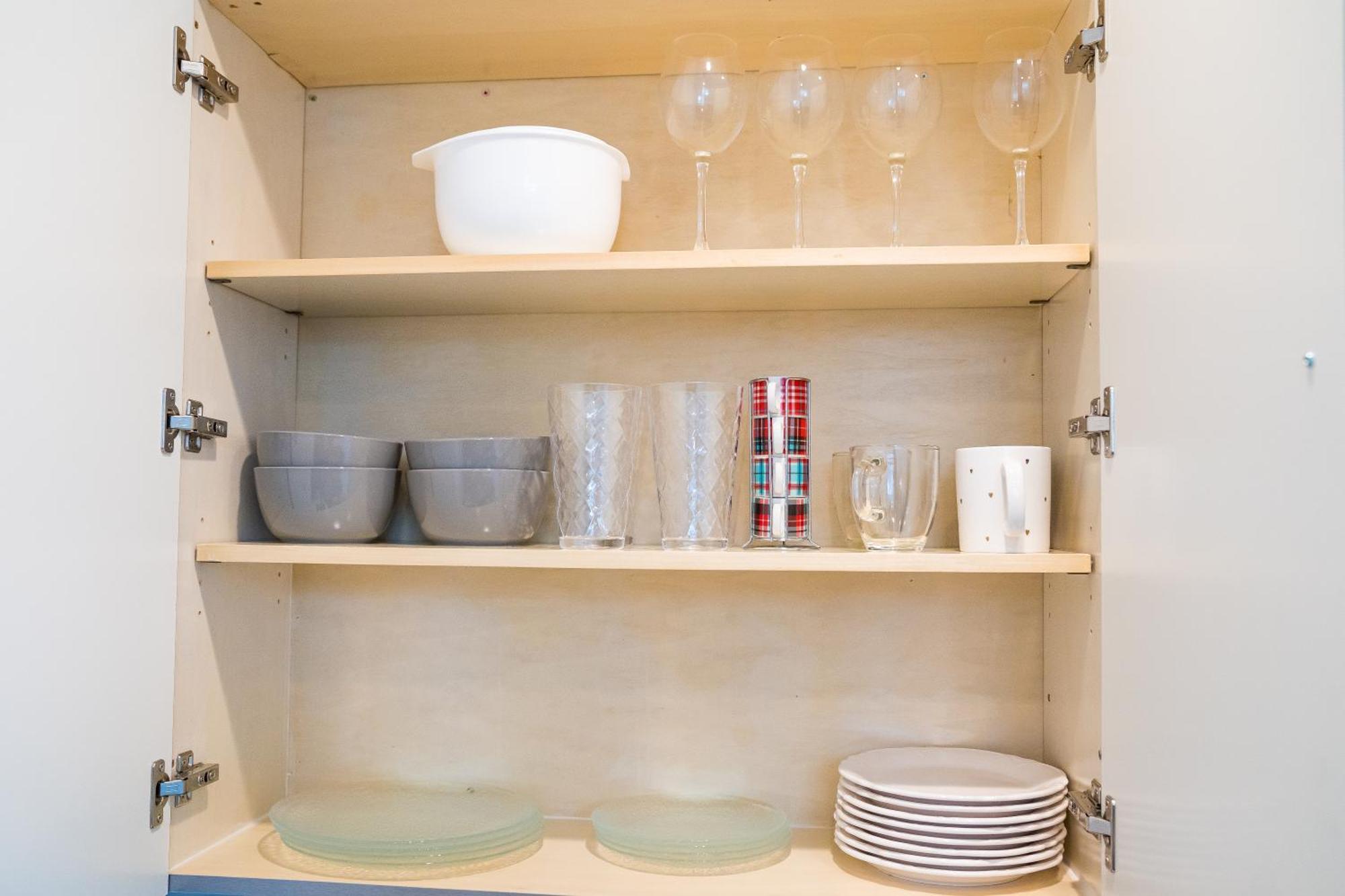 Explore Free Parking & Walk To Light Rail - New Listing & Abnb Superhost *