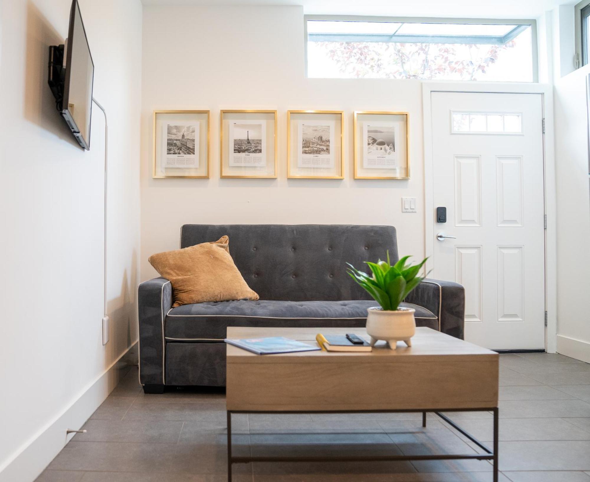 Apartment Explore Free Parking & Walk To Light Rail - New Listing & Abnb Superhost *