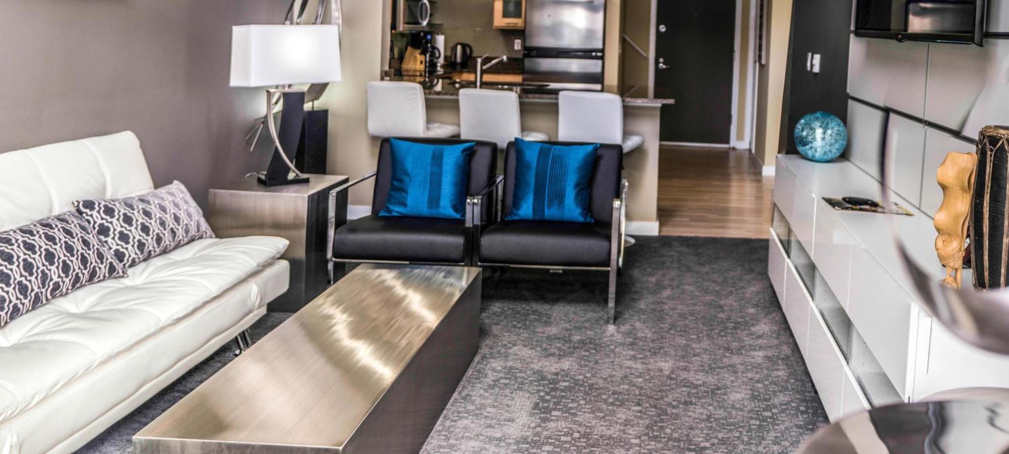 Penthouse Downtown, Floor